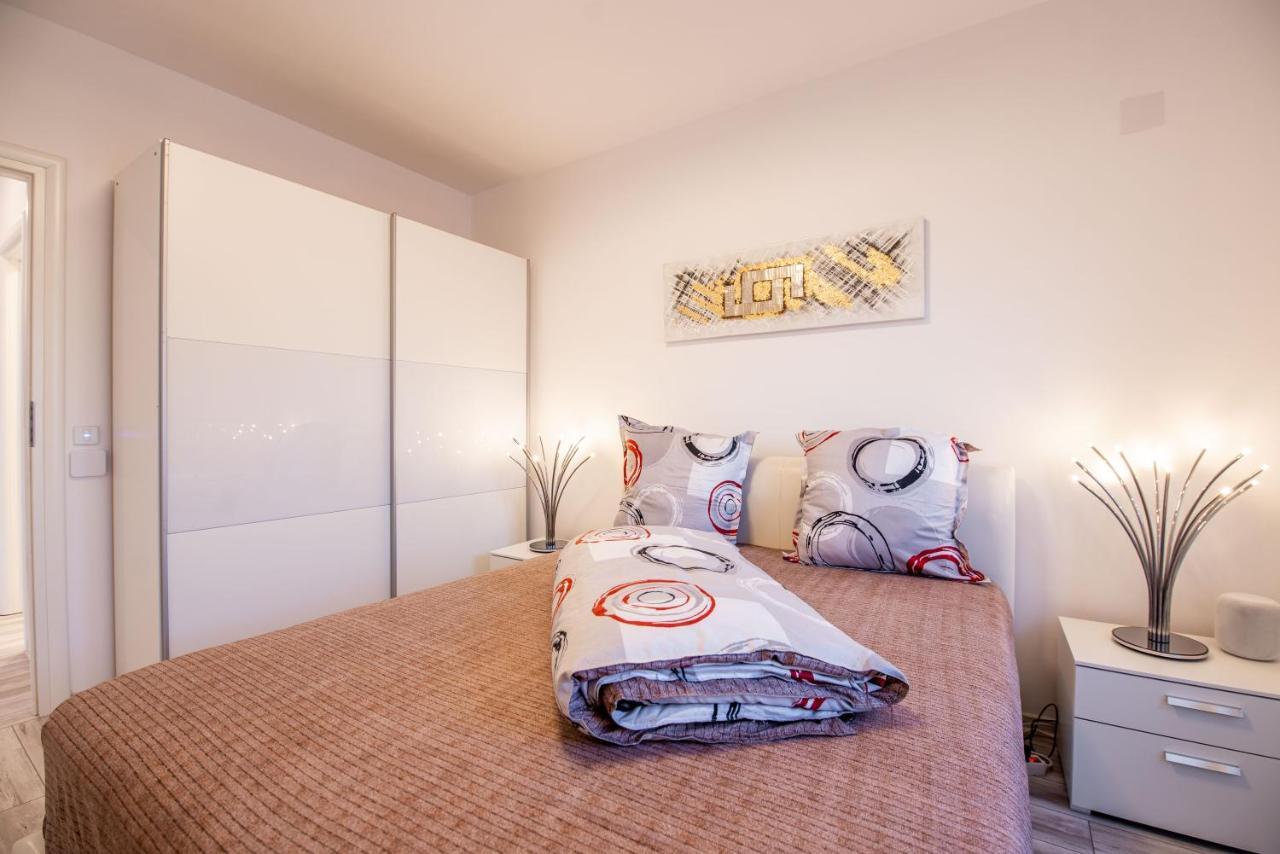 Luxury Westpark 2 Presidentialsuite With Lake View W4 Bucareste Exterior foto